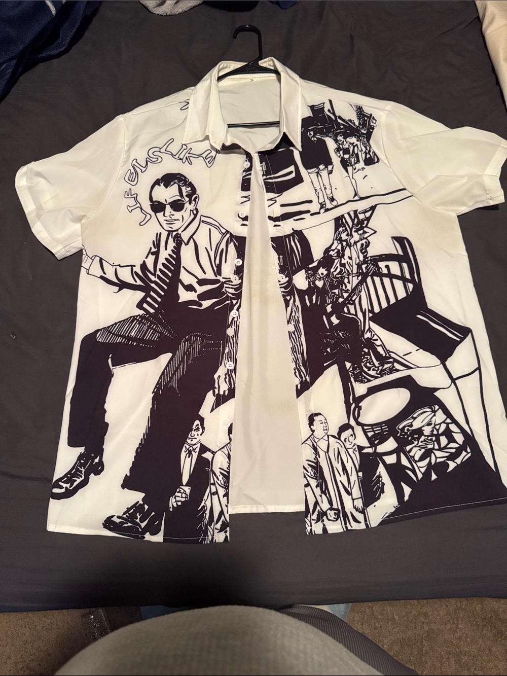 Men's White Short-Sleeve Graphic Button-Down Shirt